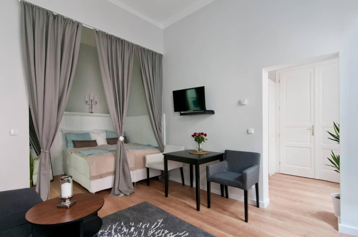 ⍟Luxurious And Bright⍟ 5 Min Walk To City Center Apartman Bécs Kültér fotó
